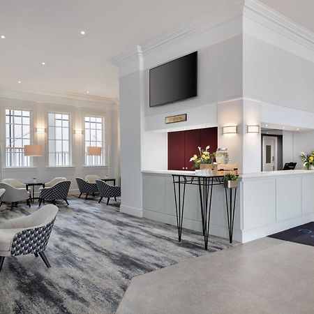 Delta Hotels By Marriott Heathrow Windsor Exterior foto