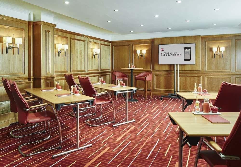 Delta Hotels By Marriott Heathrow Windsor Exterior foto