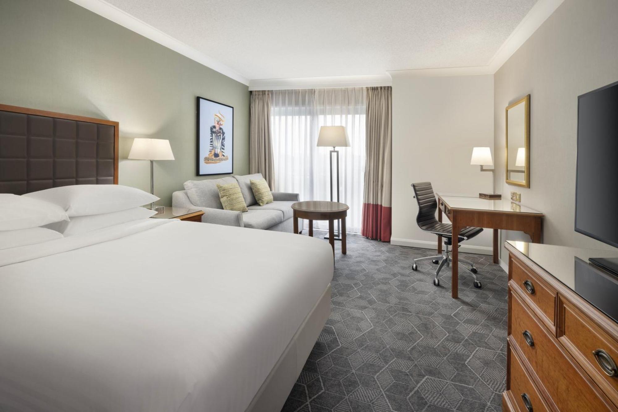 Delta Hotels By Marriott Heathrow Windsor Exterior foto